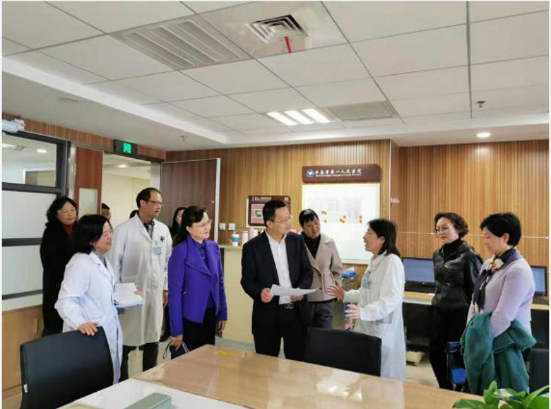 黄宏伟局长率队深入昆华医院和昆医附二院调研