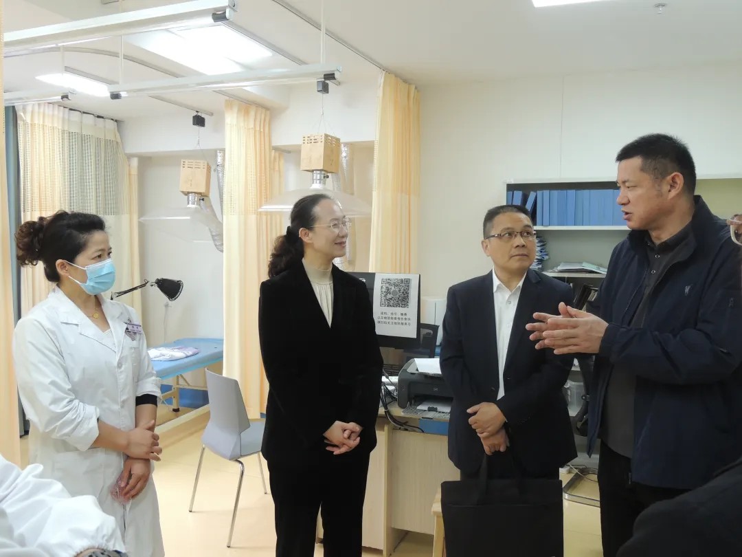 省医保局党组书记、局长王艳君调研省中西医结合医院