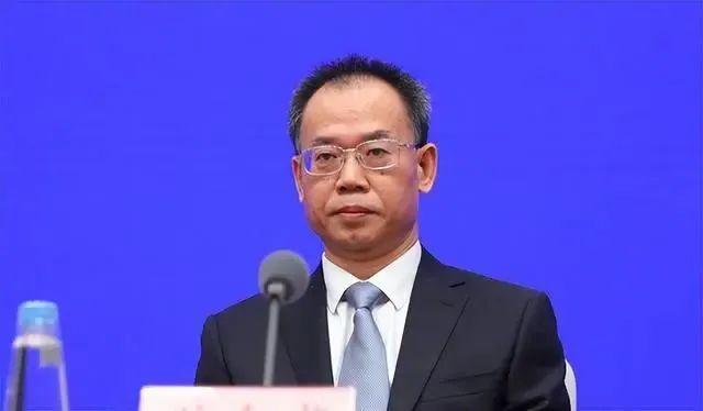 国家医保局：疫情以来累计预拨200亿元保障新冠患者救治