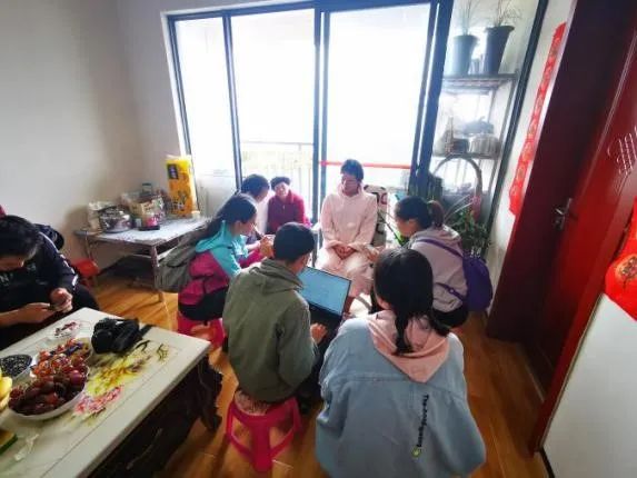 聚焦脱贫攻坚：av视频-日韩av-av在线
开展“脱贫攻坚中的‘云南医保力量’”集中采访活动