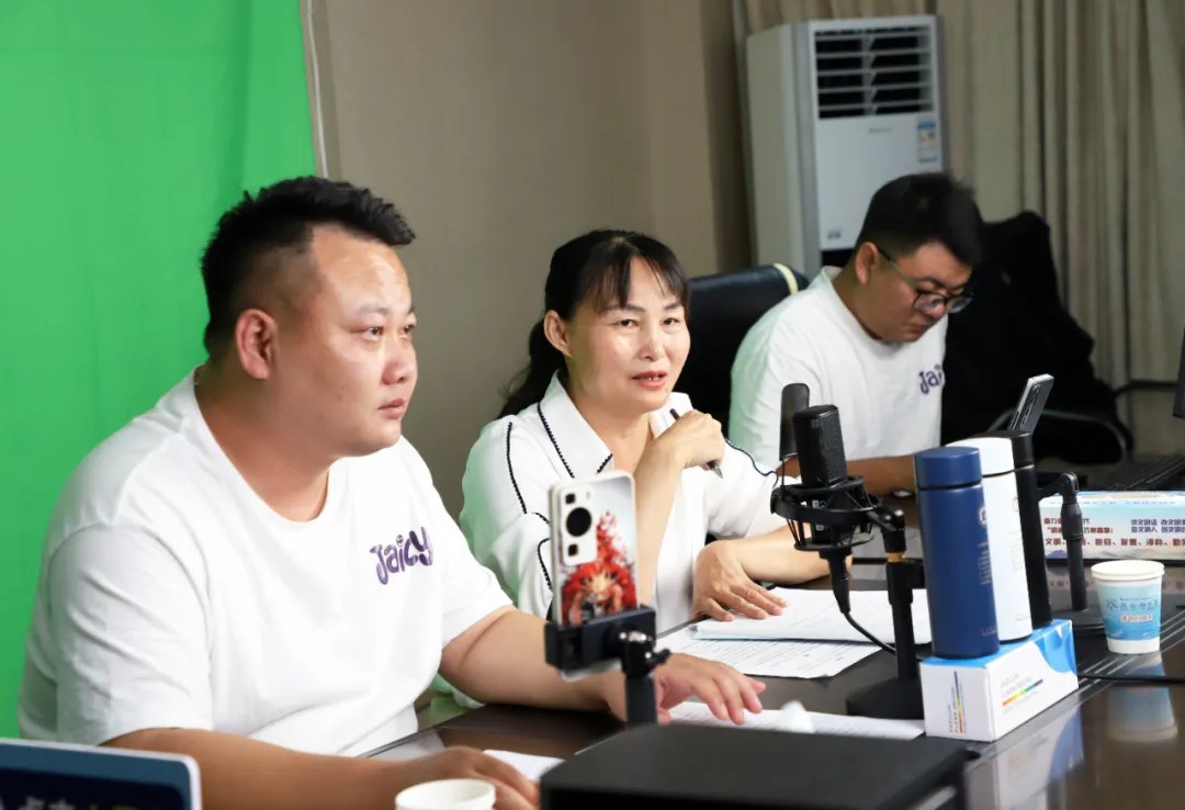 昭通巧家：“零距离”宣讲医保政策