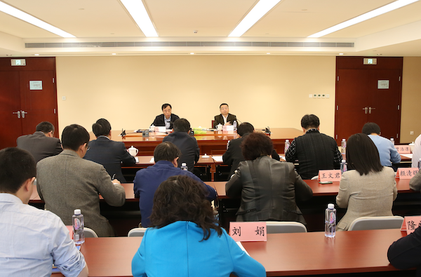av视频-日韩av-av在线
召开新任职司级领导干部集体廉政谈话会议